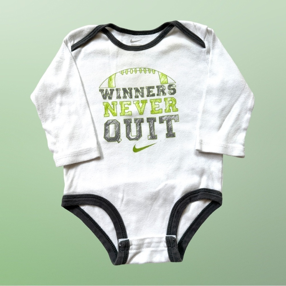 ⭐️ 5 for $25 Set of 2 Baby Onesies Size 6–9 Months - Picture 2 of 9